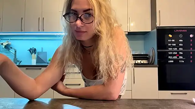 Snapshot of SoftnessMila chatting on 25, 4, 2026 SoftnessMila online show from 25, 4, 2026