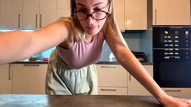 Snapshot of SoftnessMila chatting on 20, 5, 2026 SoftnessMila online show from 20, 5, 2026