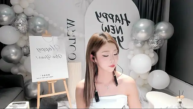 hotgirl0111 online show from 8, 2, 2026