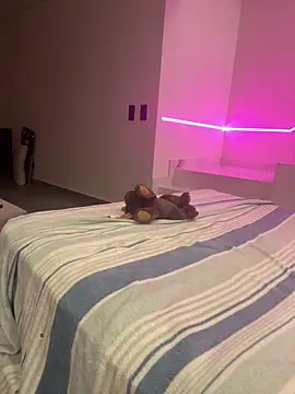 freyha20336 online show from 13, 3, 2026