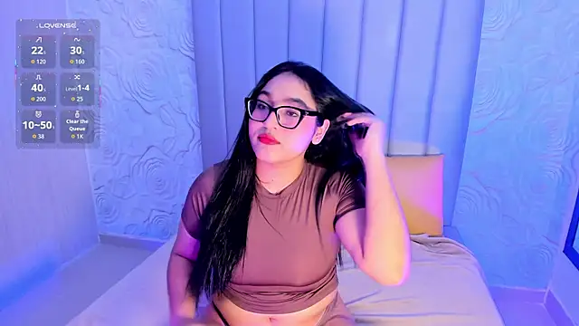 Lya dubois  online show from 20, 7, 2026