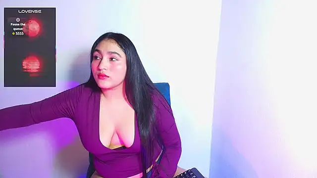Lya dubois  online show from 4, 6, 2026