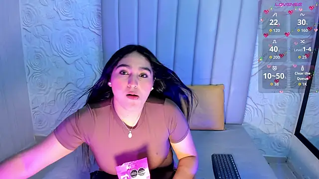 Lya dubois  online show from 9, 3, 2026