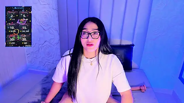 Lya dubois  online show from 24, 7, 2026