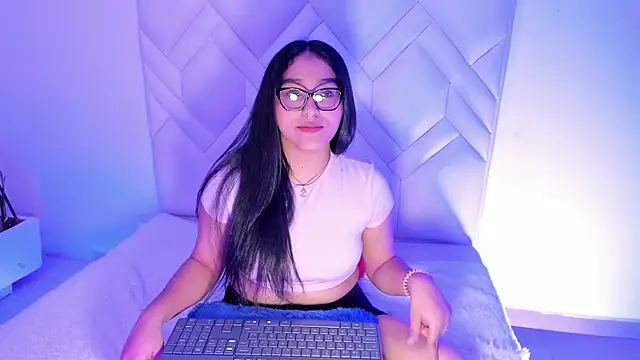 Lya dubois  online show from 23, 7, 2026