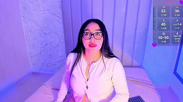 Lya dubois  online show from 14, 7, 2026