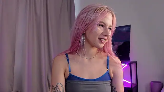 SimonaKaroly online show from 4, 2, 2026