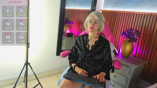 Snapshot of miss_monserrate01 chatting on 12, 5, 2026 miss monserrate01 online show from 12, 5, 2026