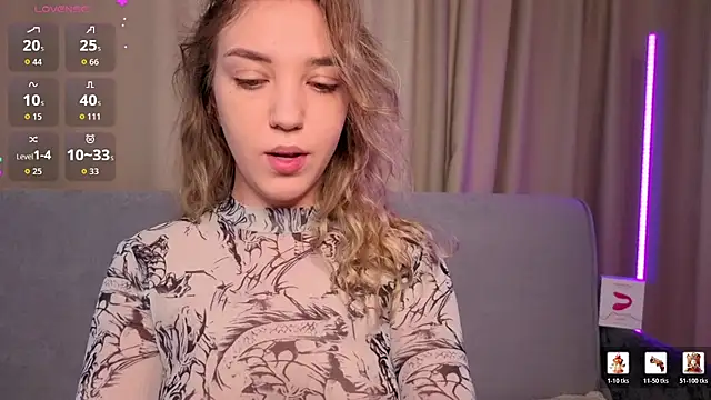 Snapshot of alice_charm_ chatting on 25, 4, 2026 alice charm online show from 25, 4, 2026