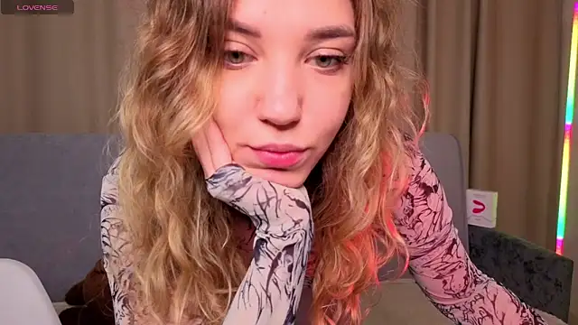 alice charm  online show from 20, 4, 2026