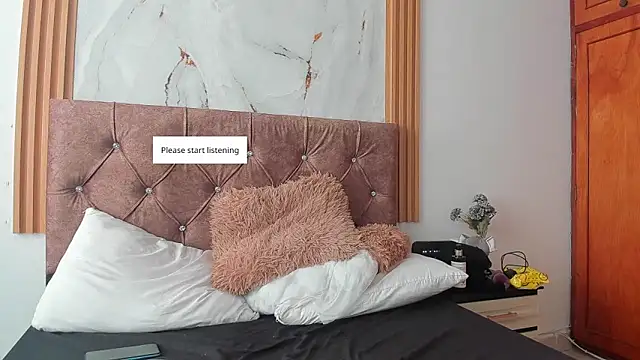 Candyfox2606 online show from 7, 3, 2026