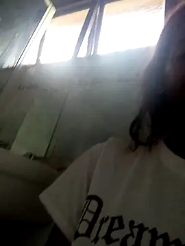 loveofpetitegirls34 online show from 27, 3, 2026