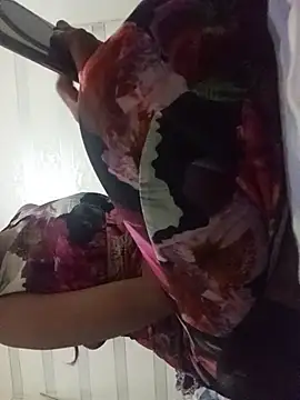 loveofpetitegirls34 online show from 19, 4, 2026