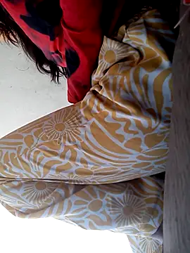 loveofpetitegirls34 online show from 25, 3, 2026