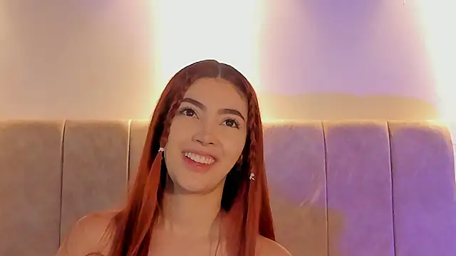  Laura saenz1 online show from 24, 4, 2026