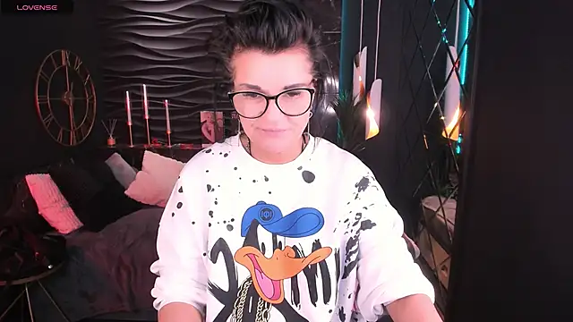Snapshot of RikaCoutts chatting on 2, 5, 2026 RikaCoutts online show from 2, 5, 2026
