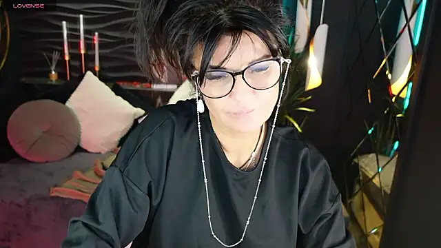 RikaCoutts online show from 16, 3, 2026