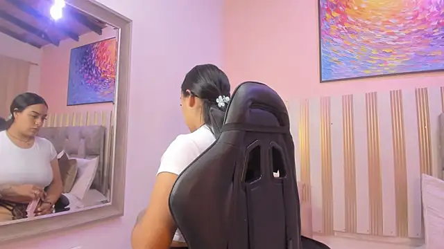 nina glow online show from 14, 3, 2026