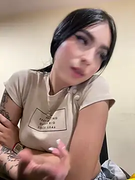 Sara Fernandez  online show from 26, 3, 2026