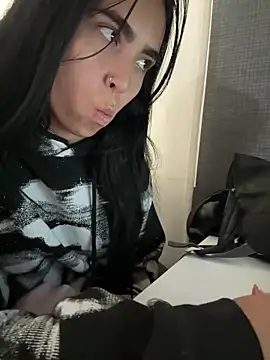 Sara Fernandez  online show from 24, 2, 2026