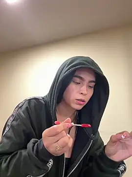 Sara Fernandez  online show from 20, 4, 2026