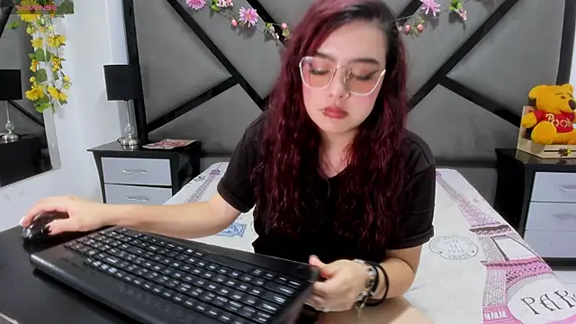 Snapshot of CarolRousee chatting on 20, 5, 2026 CarolRousee online show from 20, 5, 2026