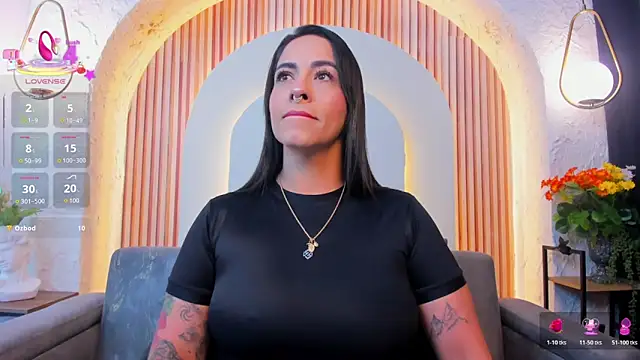 violet scott  online show from 25, 4, 2026