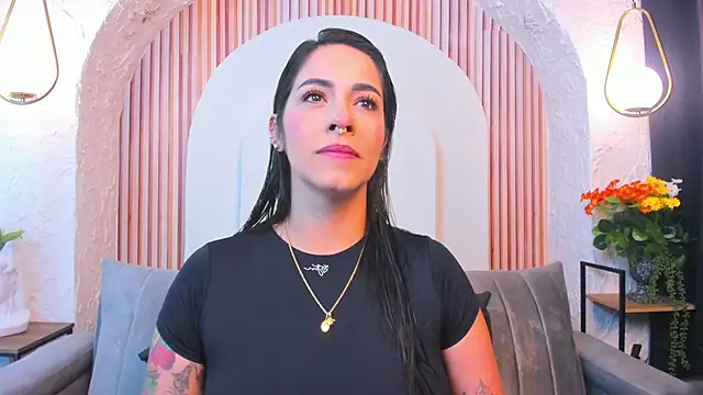 violet scott  online show from 25, 5, 2026