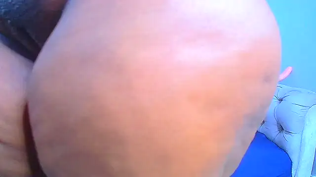 CreamyCurves online show from 21, 4, 2026