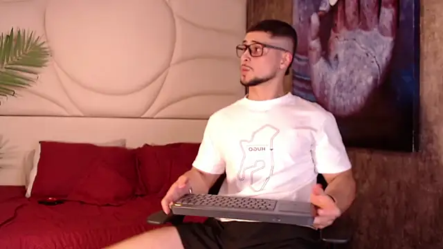 valenssio moretti online show from 24, 3, 2026