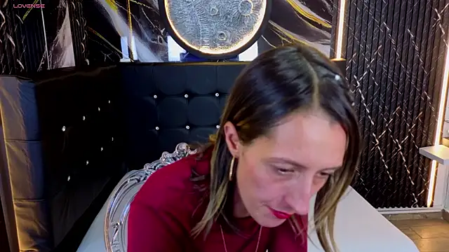 Karolyn rousse online show from 7, 2, 2026