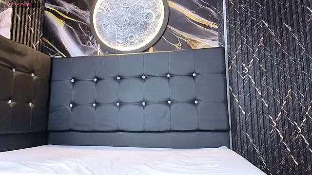 Karolyn rousse online show from 13, 2, 2026