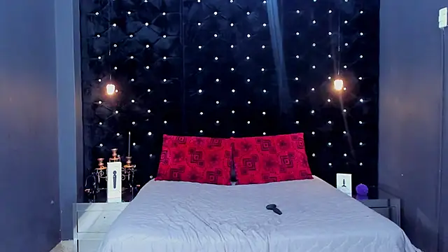 MiaWolton online show from 10, 2, 2026