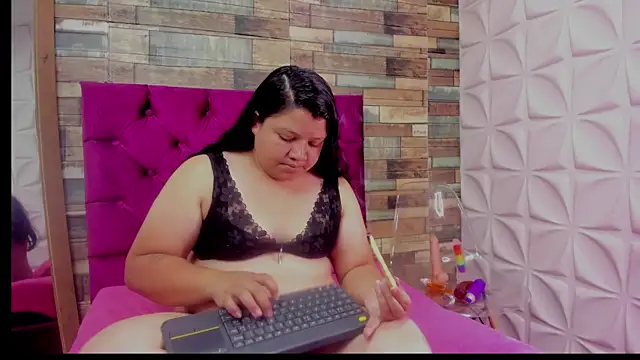 Carolina-Lenon online show from 9, 2, 2026