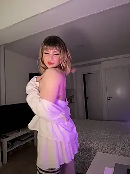 Julia SweetBaby online show from 3, 3, 2026