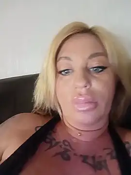 MiaMooly online show from 11, 6, 2026