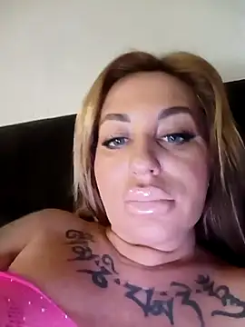 MiaMooly online show from 8, 2, 2026