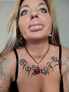 MiaMooly online show from 30, 10, 2025