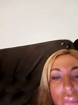 MiaMooly online show from 9, 9, 2025