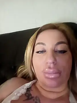 MiaMooly online show from 12, 2, 2026