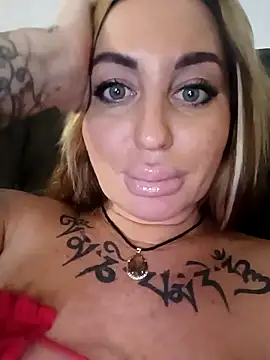 MiaMooly online show from 15, 11, 2025