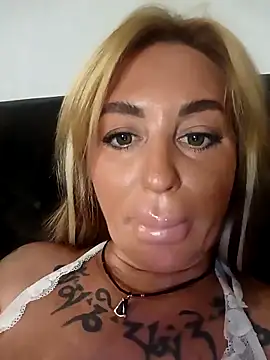 MiaMooly online show from 9, 10, 2025