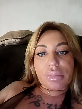 MiaMooly online show from 2, 4, 2026