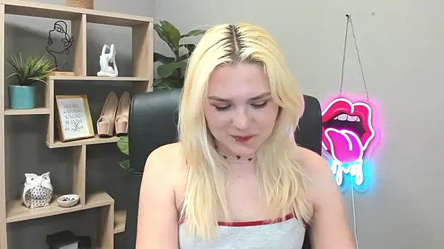Snapshot of SweetLilyxo chatting on 1, 6, 2026 SweetLilyxo online show from 1, 6, 2026