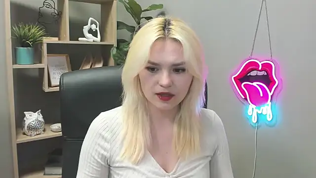 SweetLilyxo online show from 14, 4, 2026