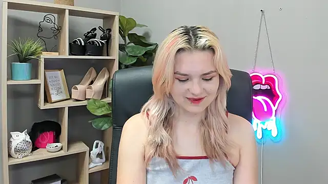 SweetLilyxo online show from 21, 7, 2026