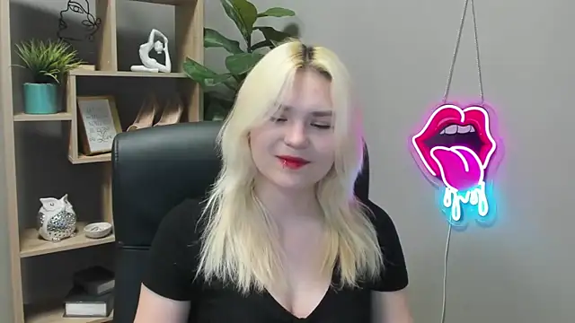 SweetLilyxo online show from 20, 4, 2026