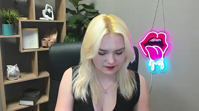 SweetLilyxo online show from 24, 3, 2026