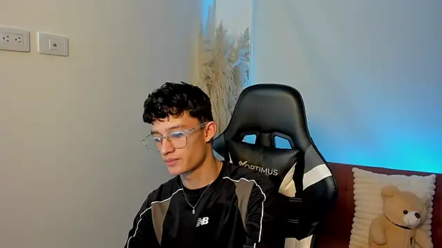 Patrick Howland  online show from 5, 3, 2026