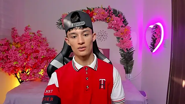 Patrick Howland  online show from 8, 4, 2026